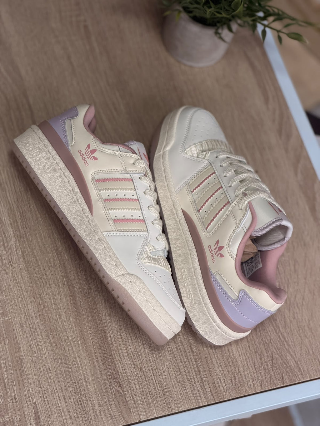 ADIDAS FORUM LOW ROSA Y LILA