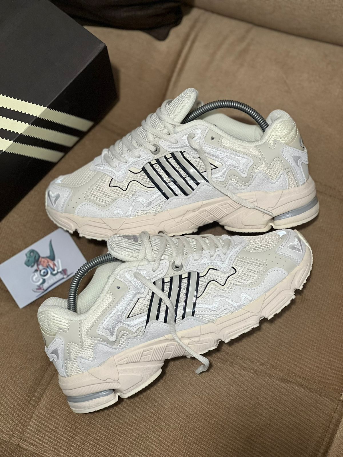 ADIDAS RESPONSE BAD BUNNY