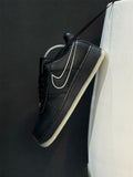 AIR FORCE 1 LOW-TOP BLACK WITH A WHITE SWOOSH