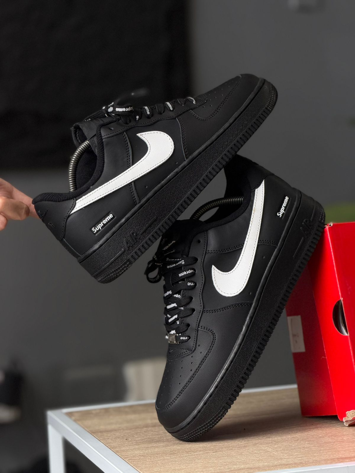 AIR FORCE 1 X SUPREME