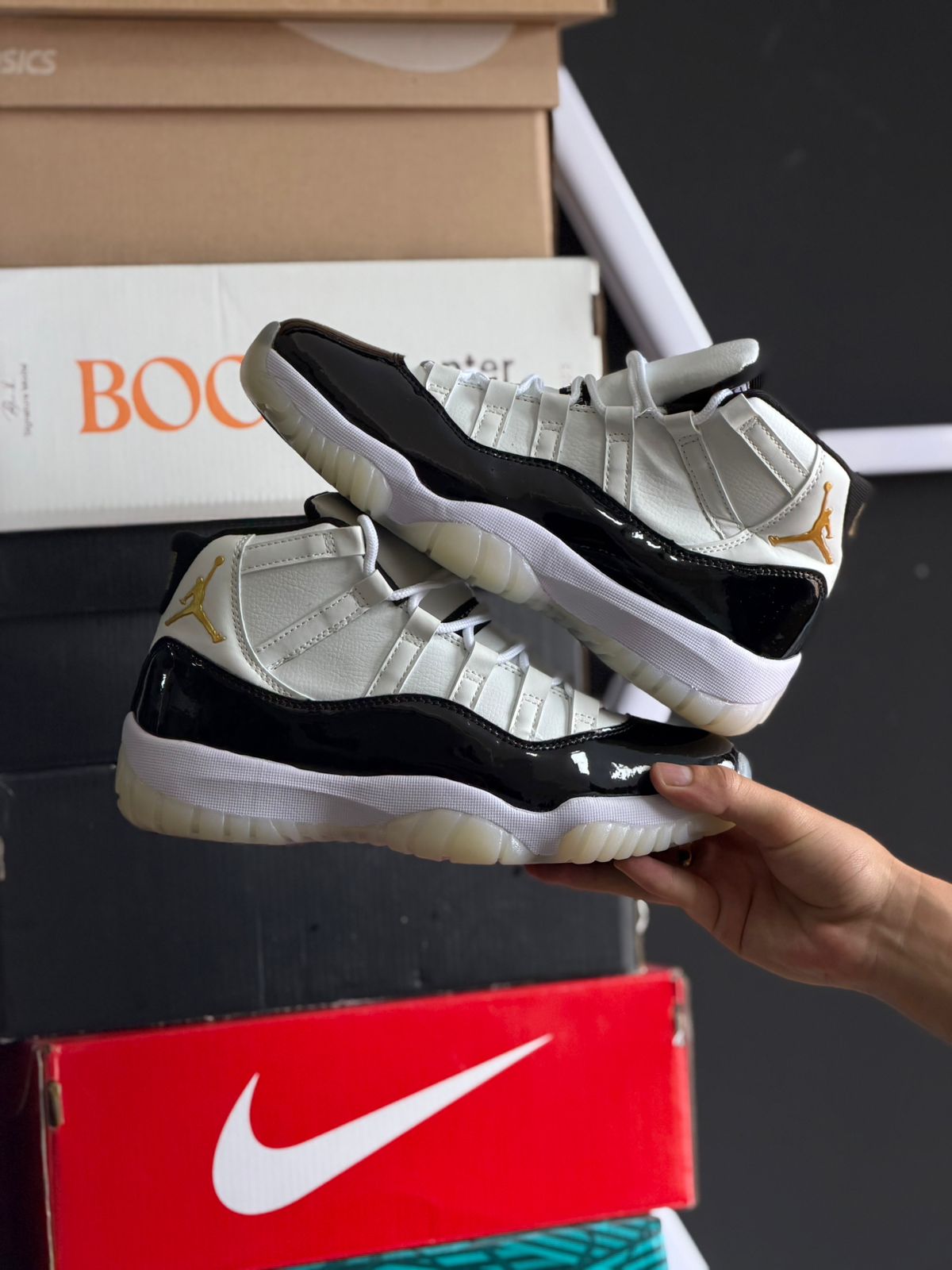 AIR JORDAN 11 GRATITUDE