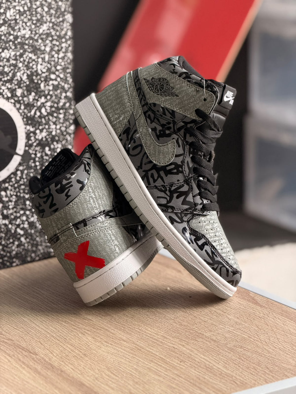AIR JORDAN 1 HIGH OG REBELLIONAIRE