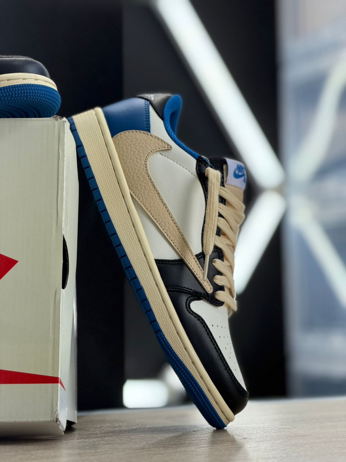 AIR JORDAN 1 LOW FRAGMENT X TRAVIS SCOTT BLUE