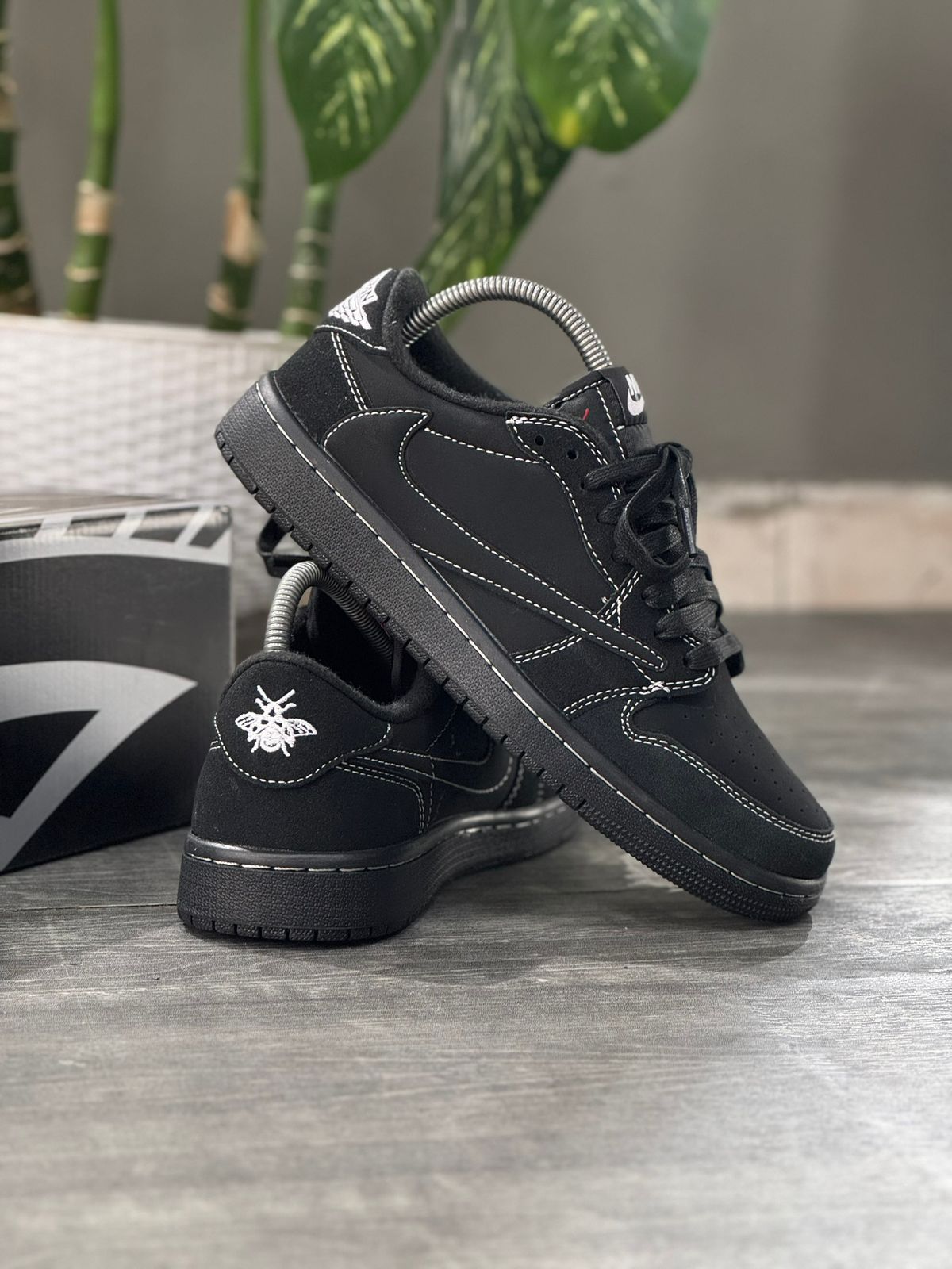 AIR JORDAN 1 LOW OG TS TRAVIS SCOTT BLACK PHANTOM