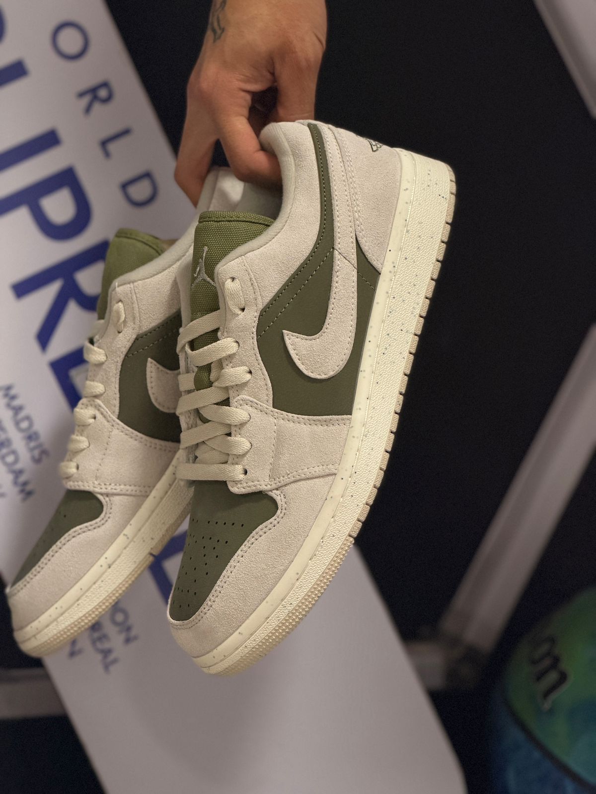 AIR JORDAN 1 LOW SE MEDIUM