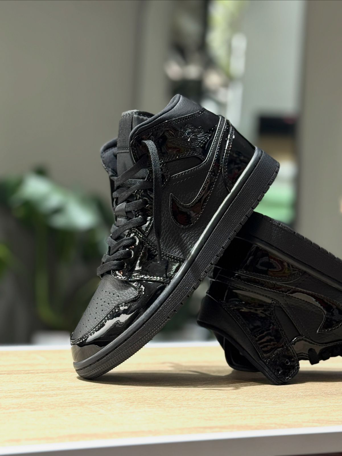 AIR JORDAN 1 MID EN CHAROL-BLACK