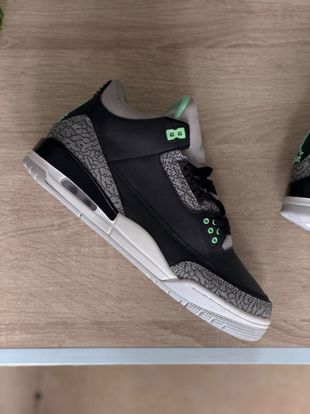 AIR JORDAN 3 RETRO GREEN GLOW