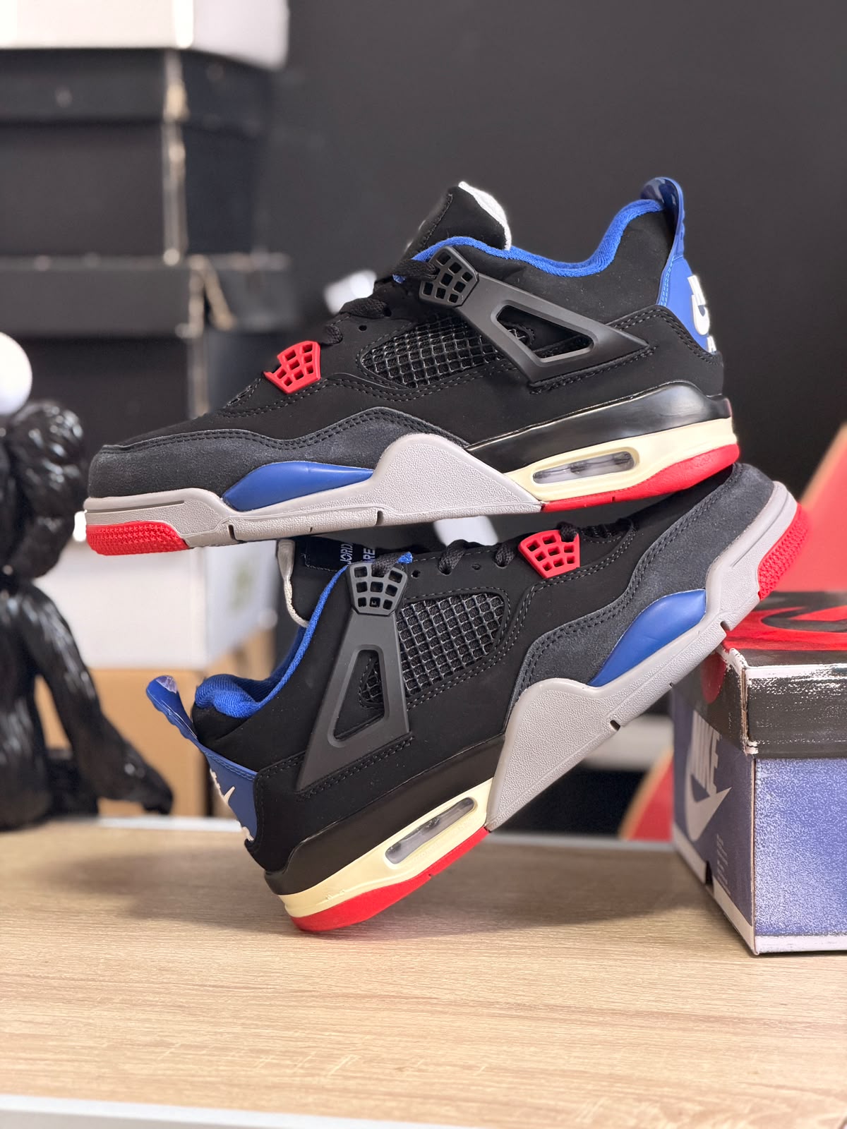 AIR JORDAN 4 RARE AIR
