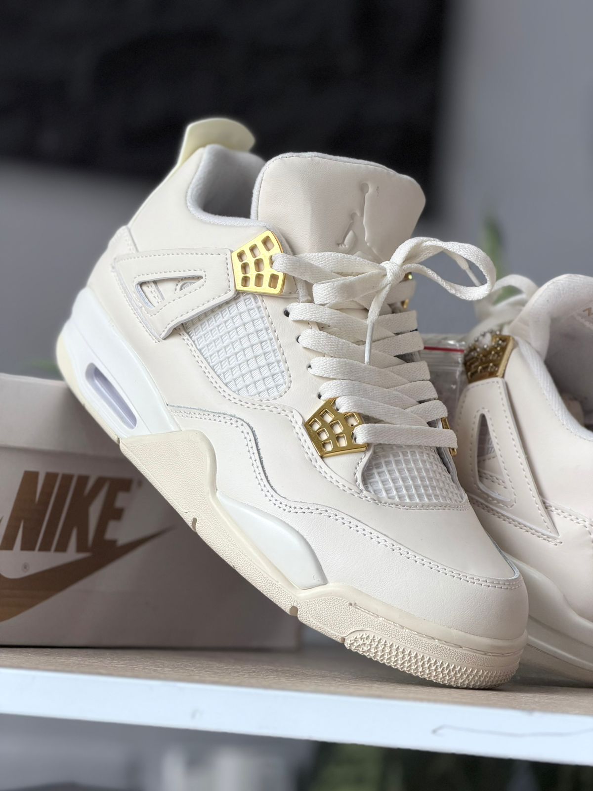 AIR JORDAN 4 RETRO METALLIC GOLD