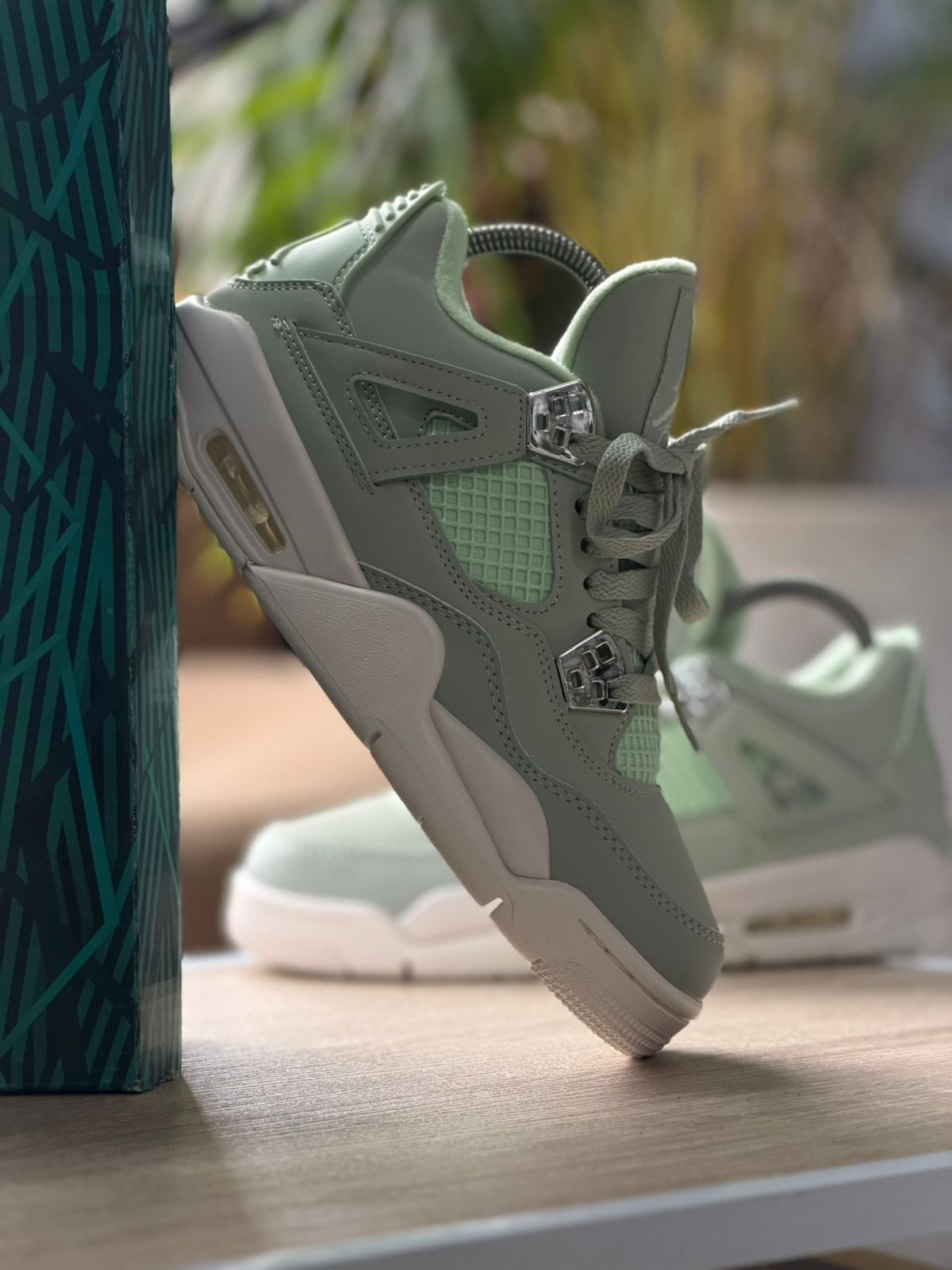 AIR JORDAN 4 SEAFOAM SAIL METALLIC