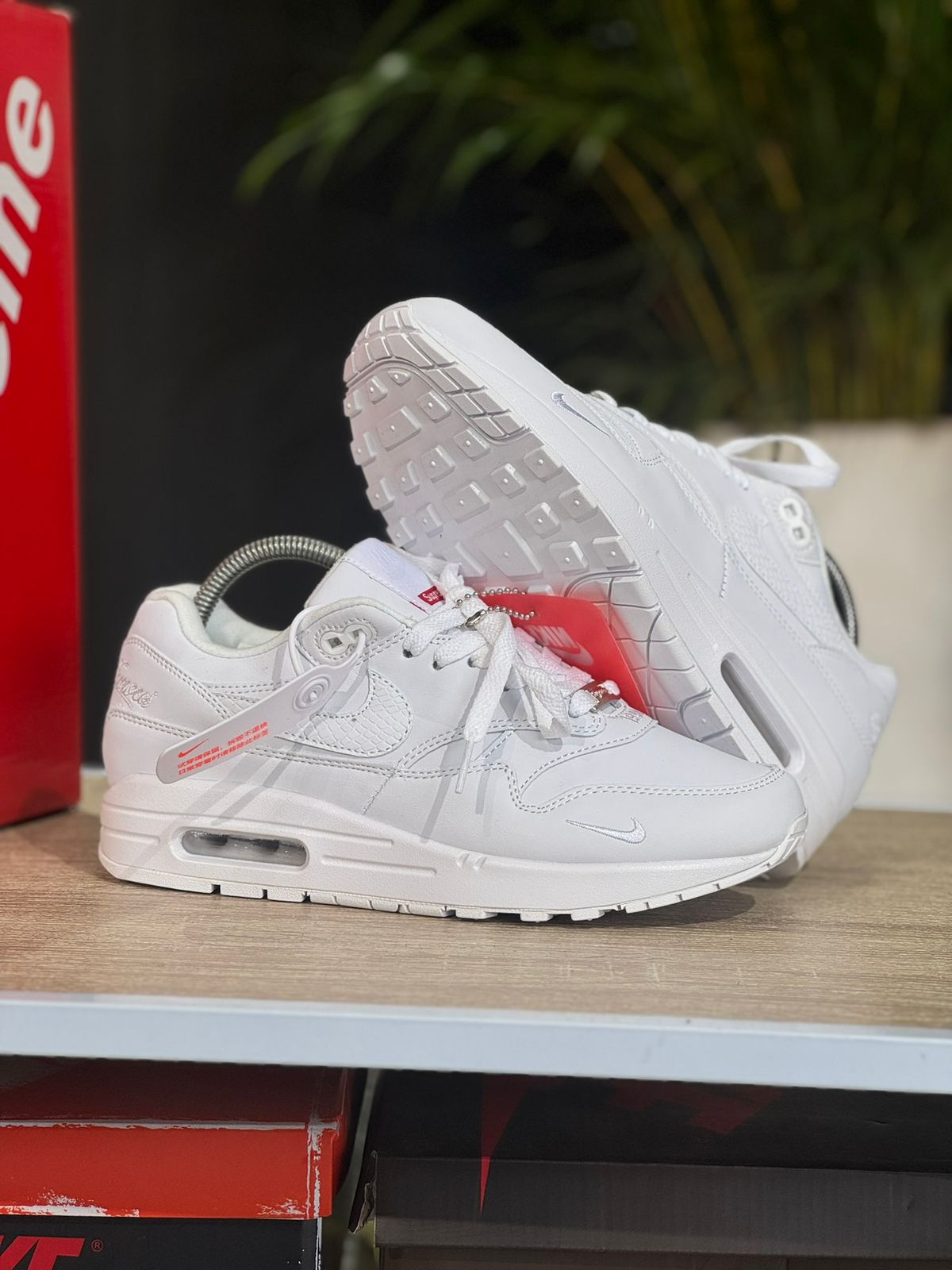AIR MAX 1´87 SUPREME TRIPLE WHITE