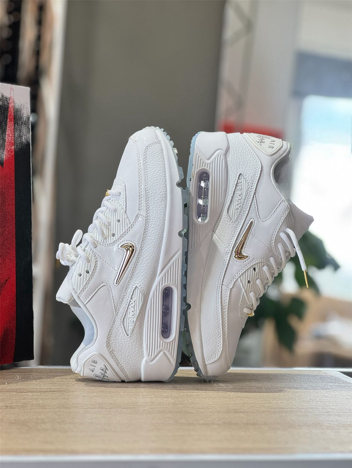 AIR MAX 90 NRG PIRATE RADIO WHITE