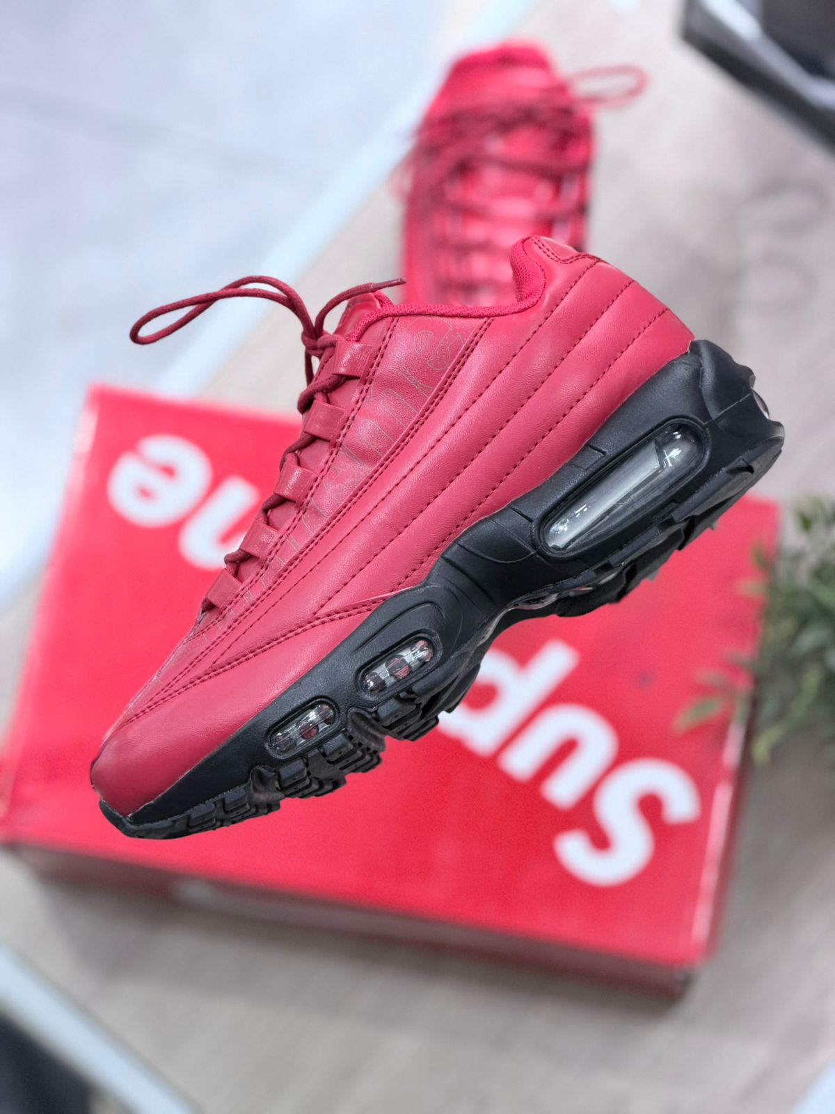 AIR MAX 95 x SUPREME RED LUX