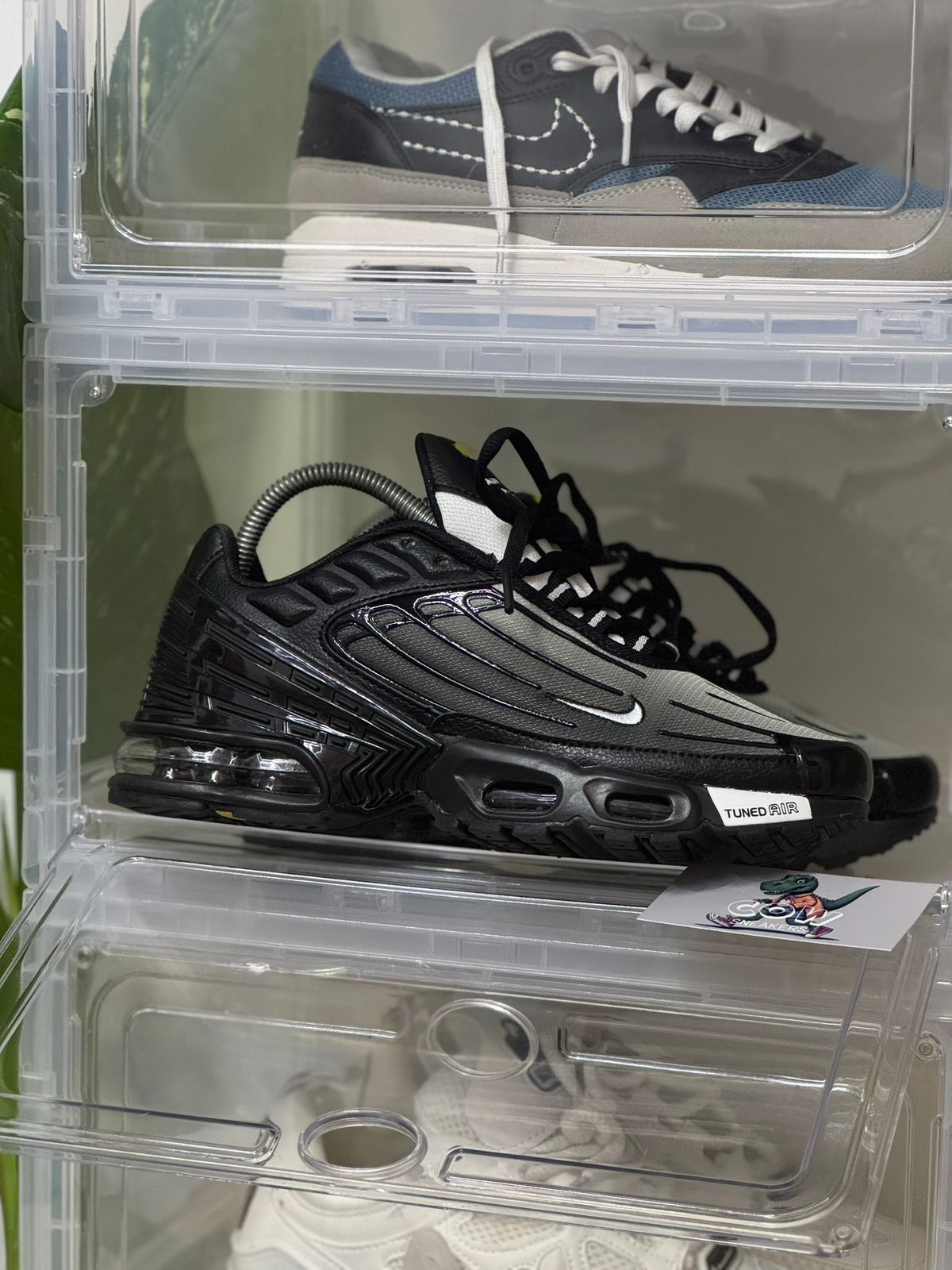 AIR MAX PLUS 3 BLACK AND WHITE