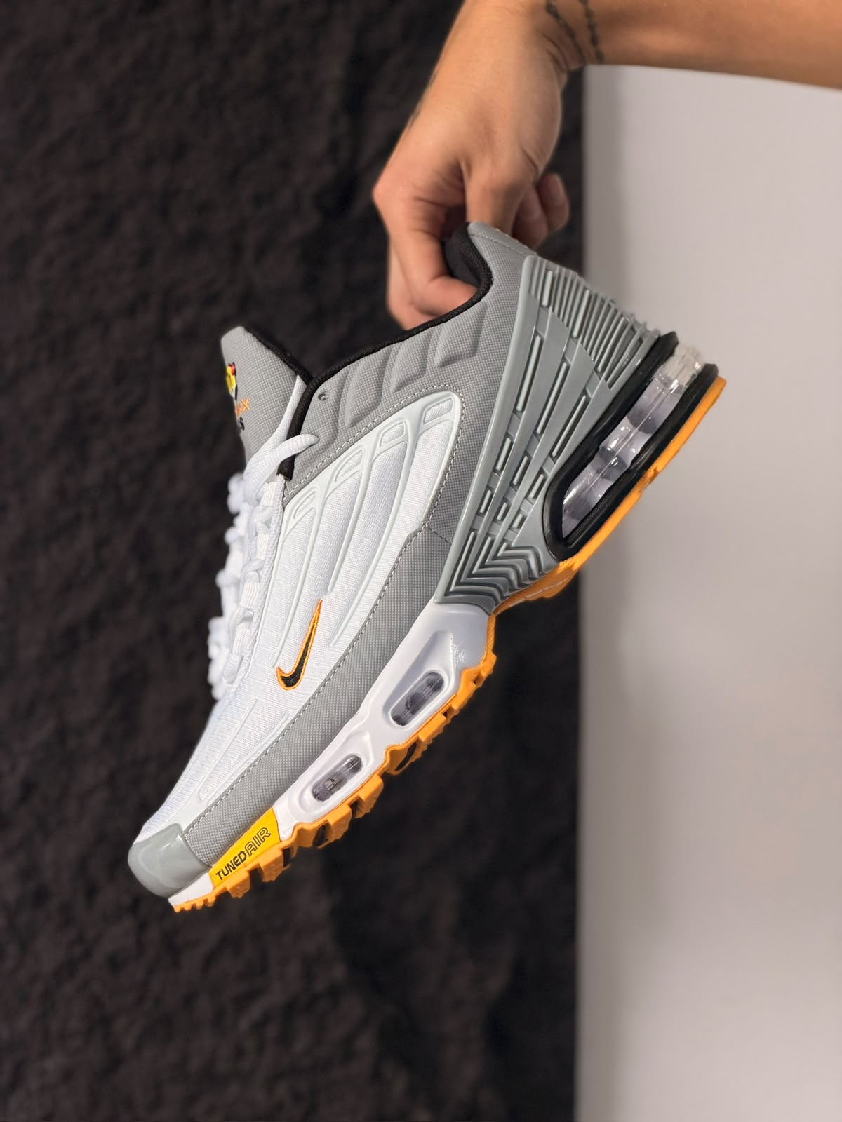 AIR MAX PLUS 3 BLANCO GRIS