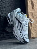 AIR MAX PLUS TN3 BLACK AND WHITE