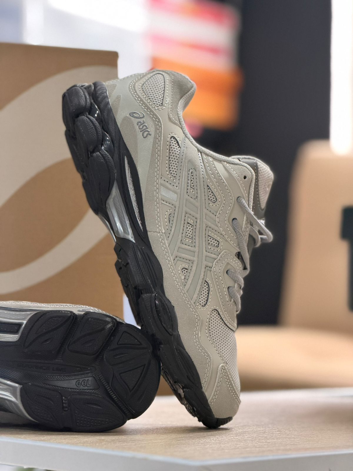 ASICS GEL-NYC CREAM AND BLACK