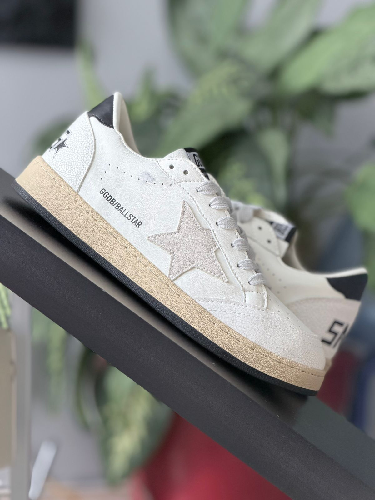 GOLDEN GOOSE BALL STAR LEATHER