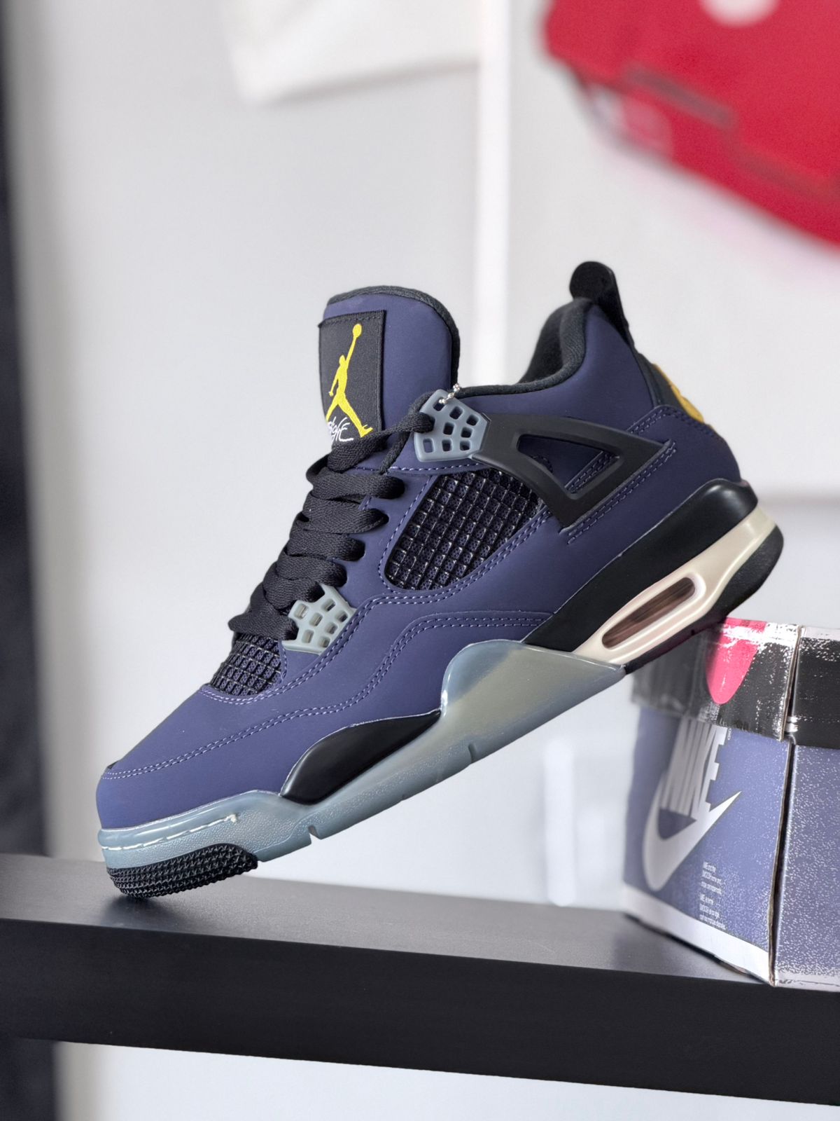 JORDAN 4 RETRO (Copia)