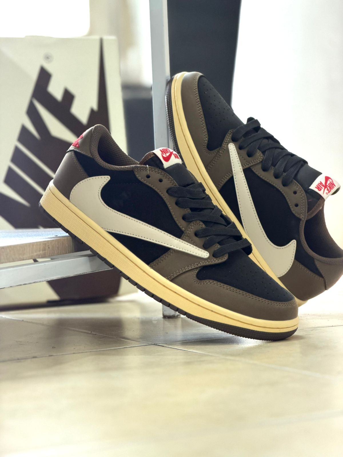 JORDAN 1 LOW TRAVIS SCOTT MOCHA
