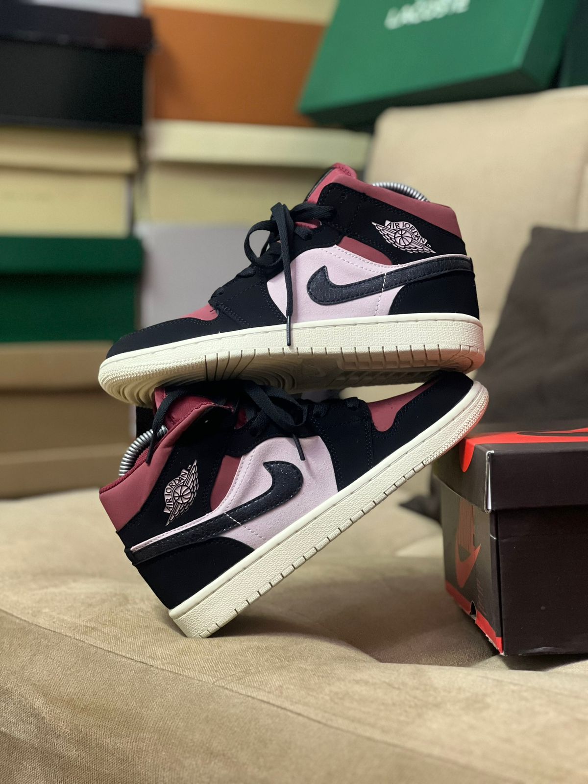 JORDAN 1 MID