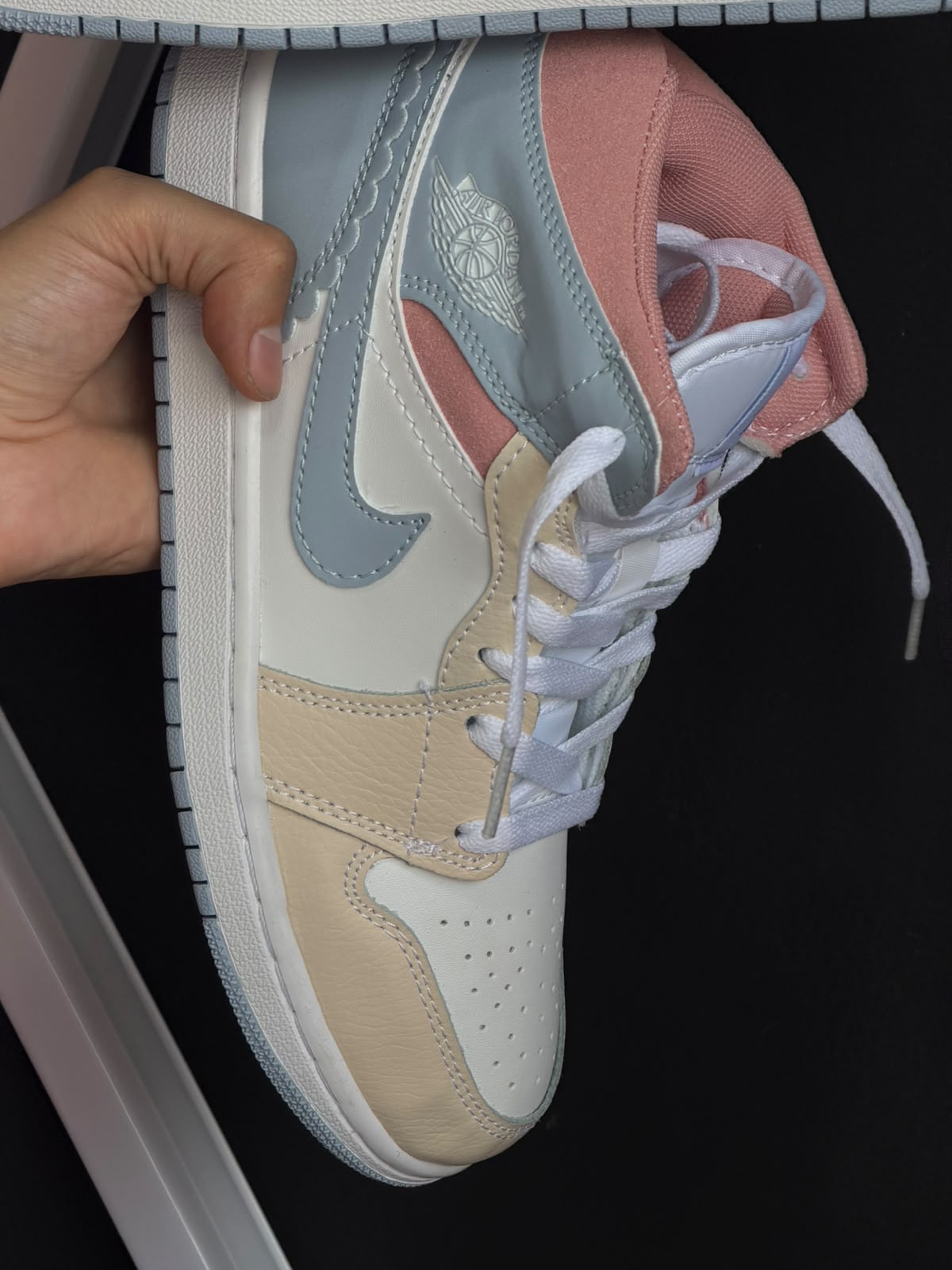 JORDAN 1 MID SE