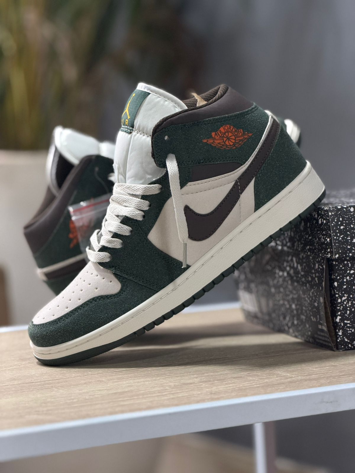 JORDAN 1