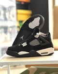 JORDAN 4 WHITE THUNDER