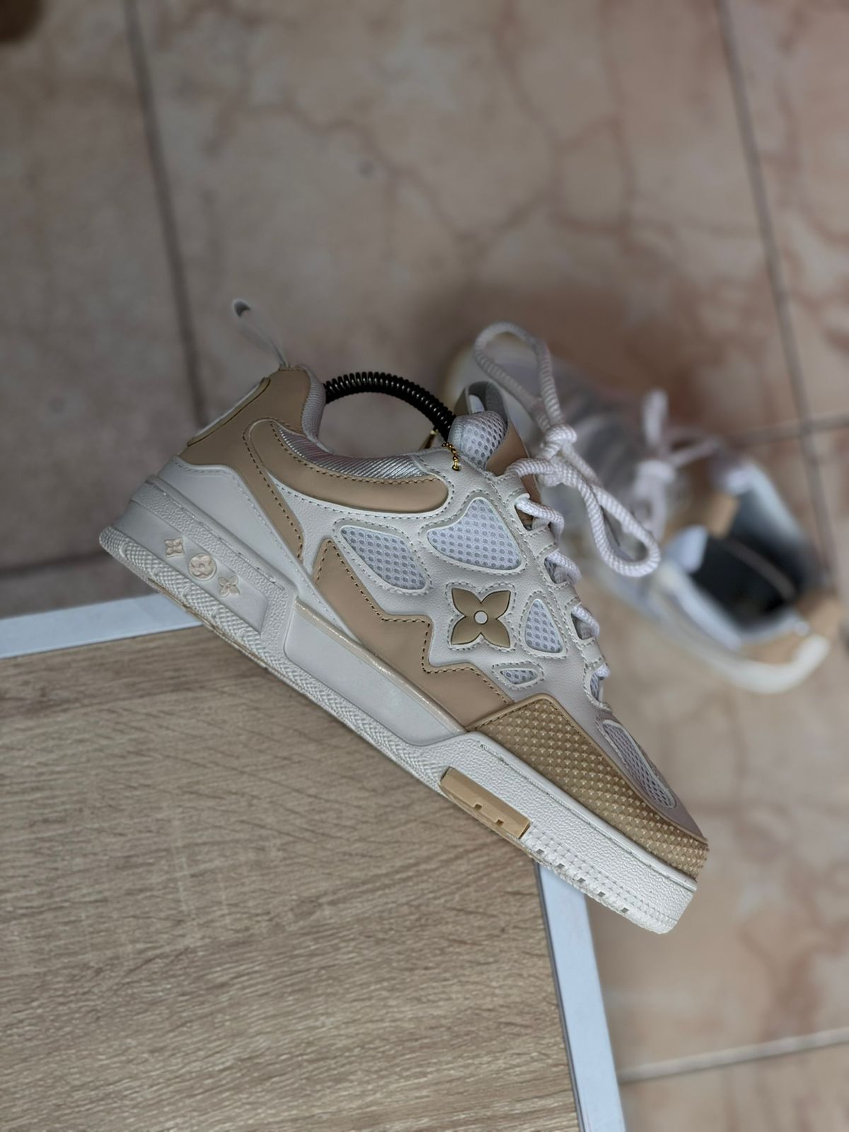 LOUIS VUITTON LV SKATE BEIGE