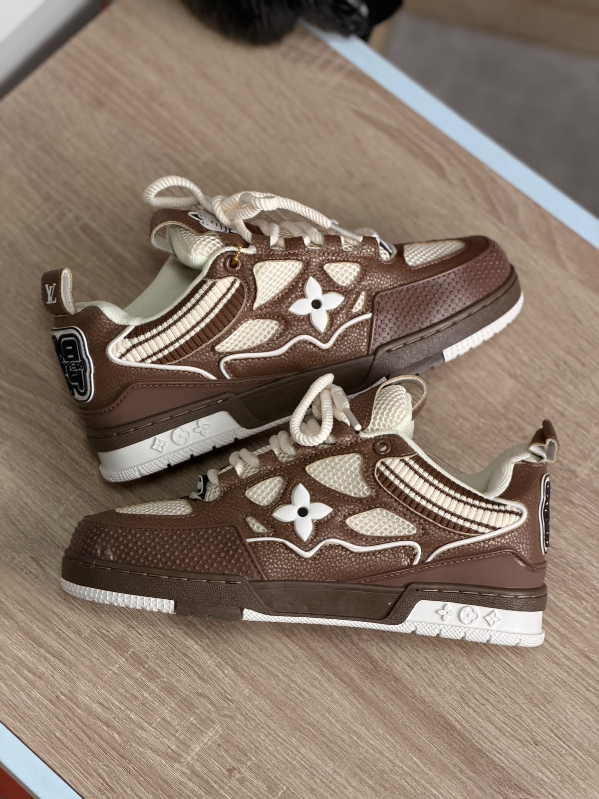 LOUIS VUITTON LV SKATE CAFE