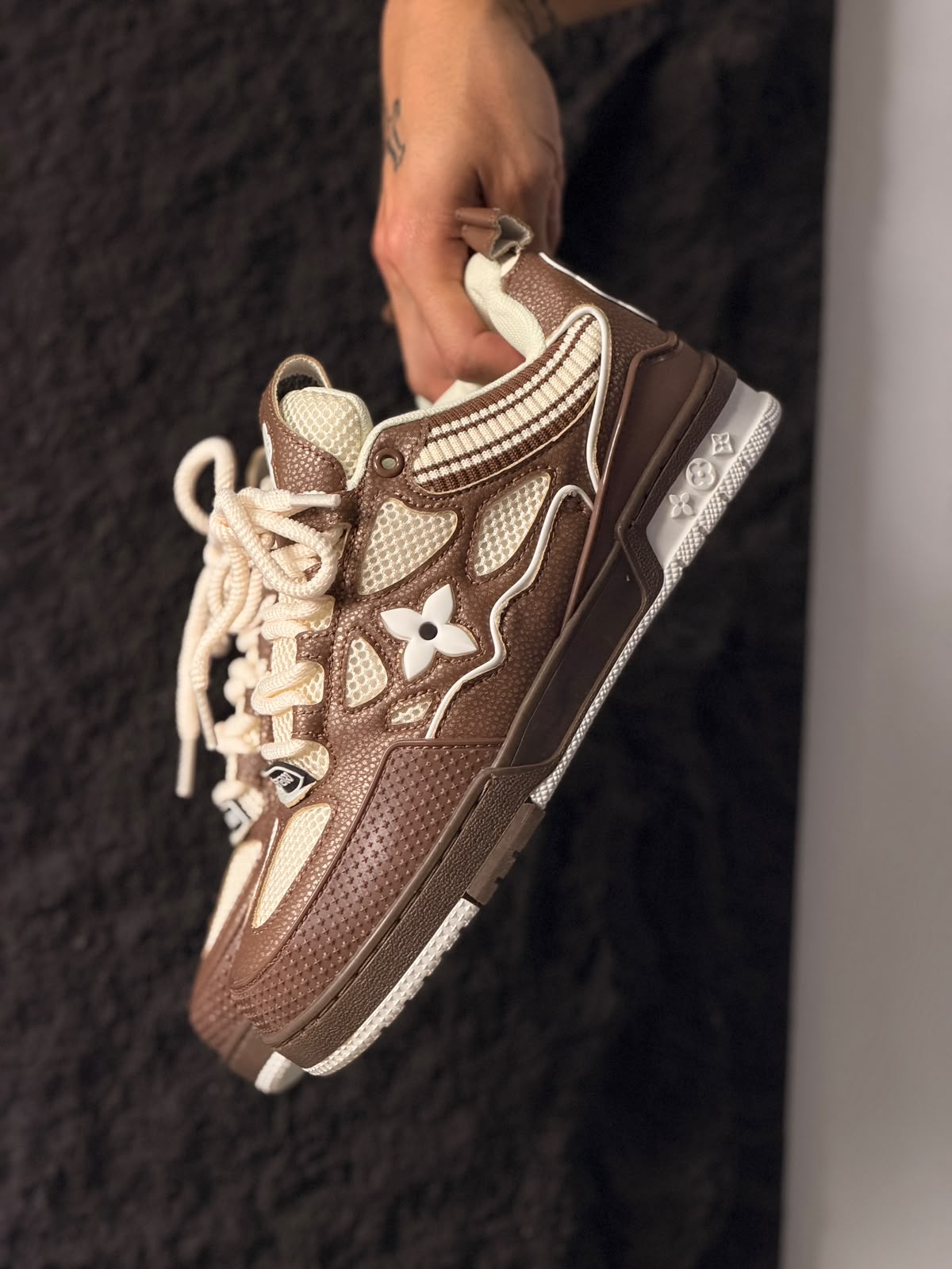 LOUIS VUITTON LV SKATE CAFE
