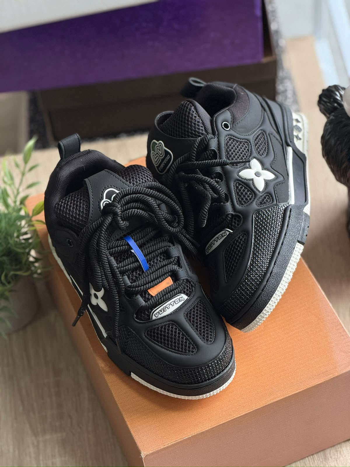LV SKATE BLACK