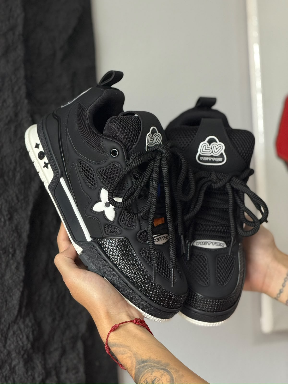 LV SKATE BLACK
