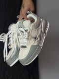 LV SKATE GRIS BEIGE