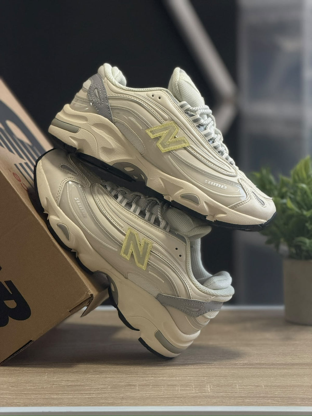 NEW BALANCE 1000 TONOS CREMA