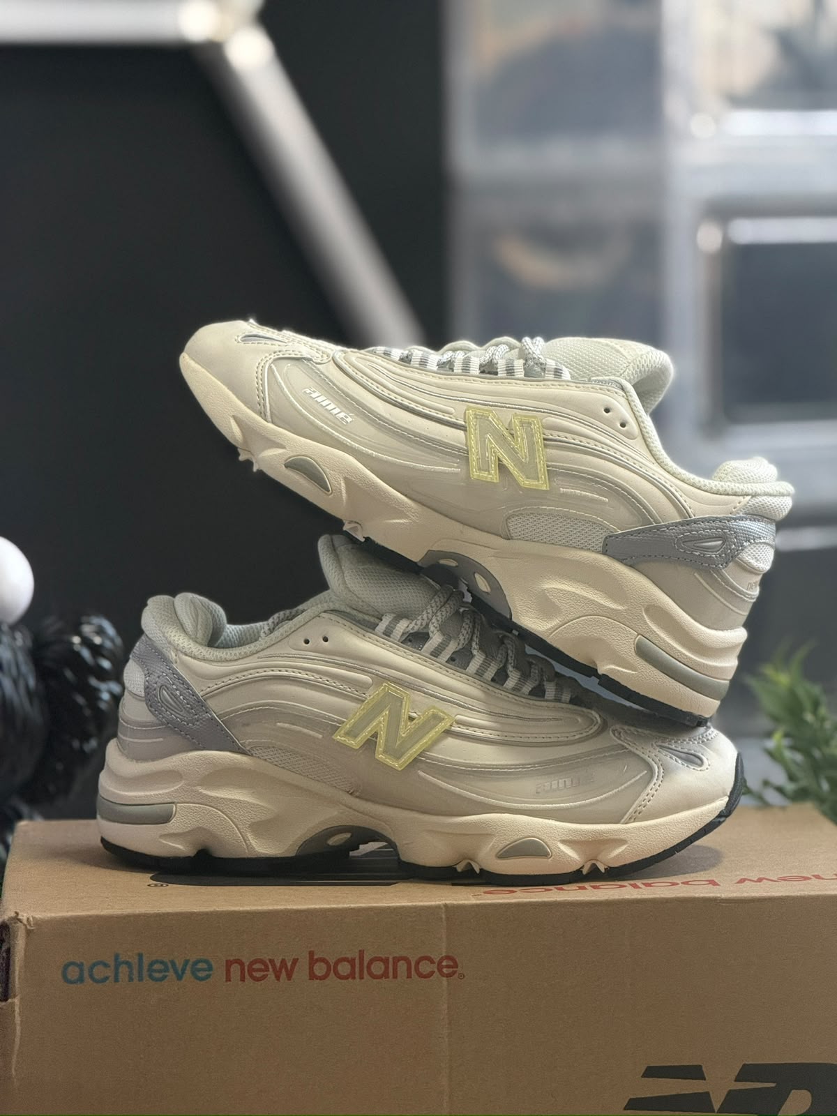 NEW BALANCE 1000 TONOS CREMA