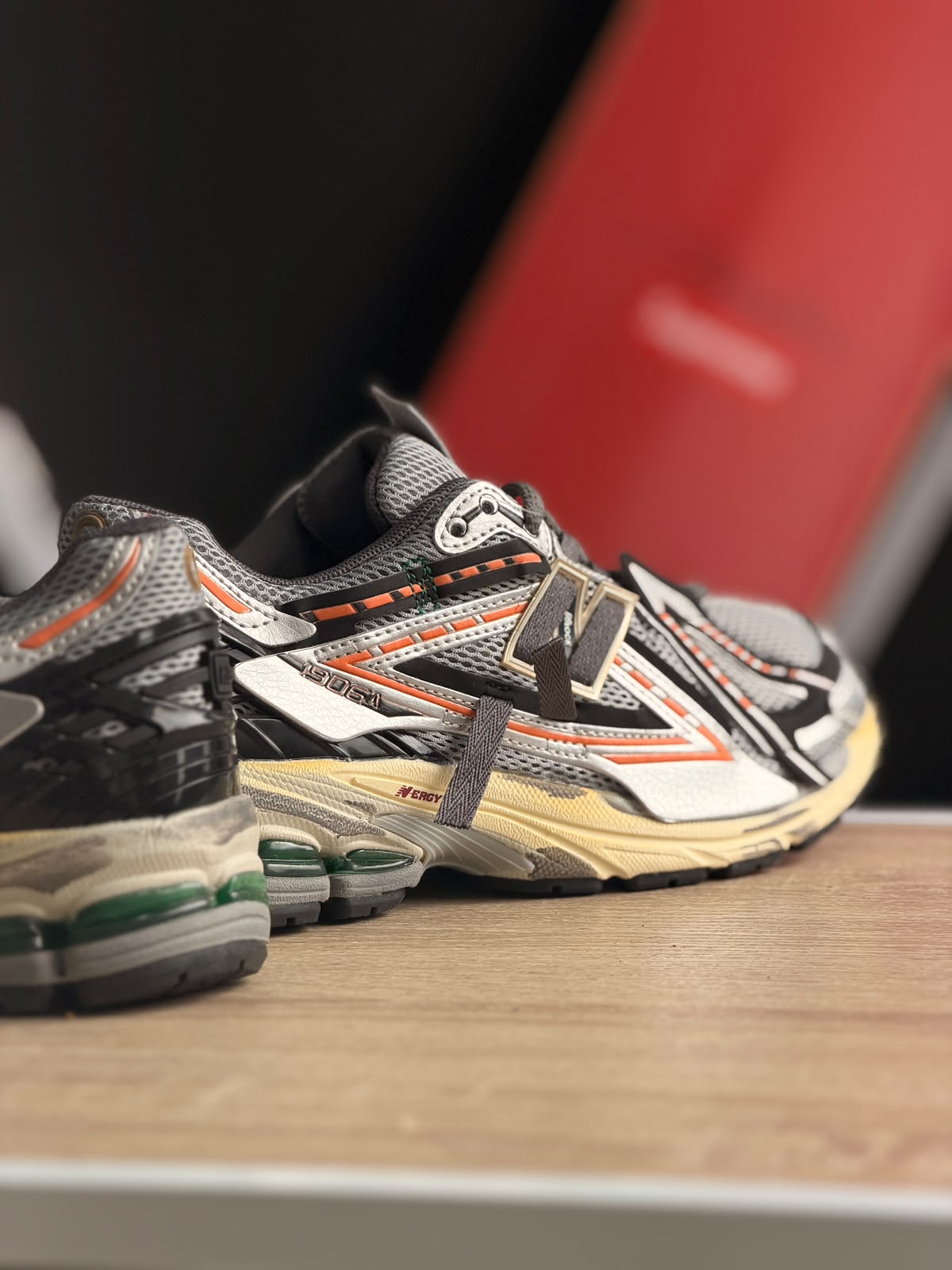 NEW BALANCE 1906A TECH EXPLOSION PLATA
