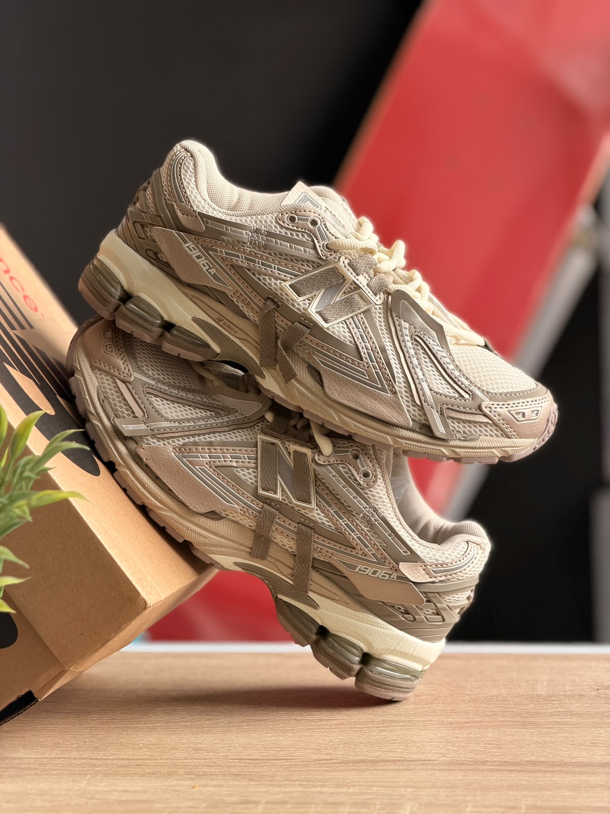 NEW BALANCE 1906R BEIGE METALICO