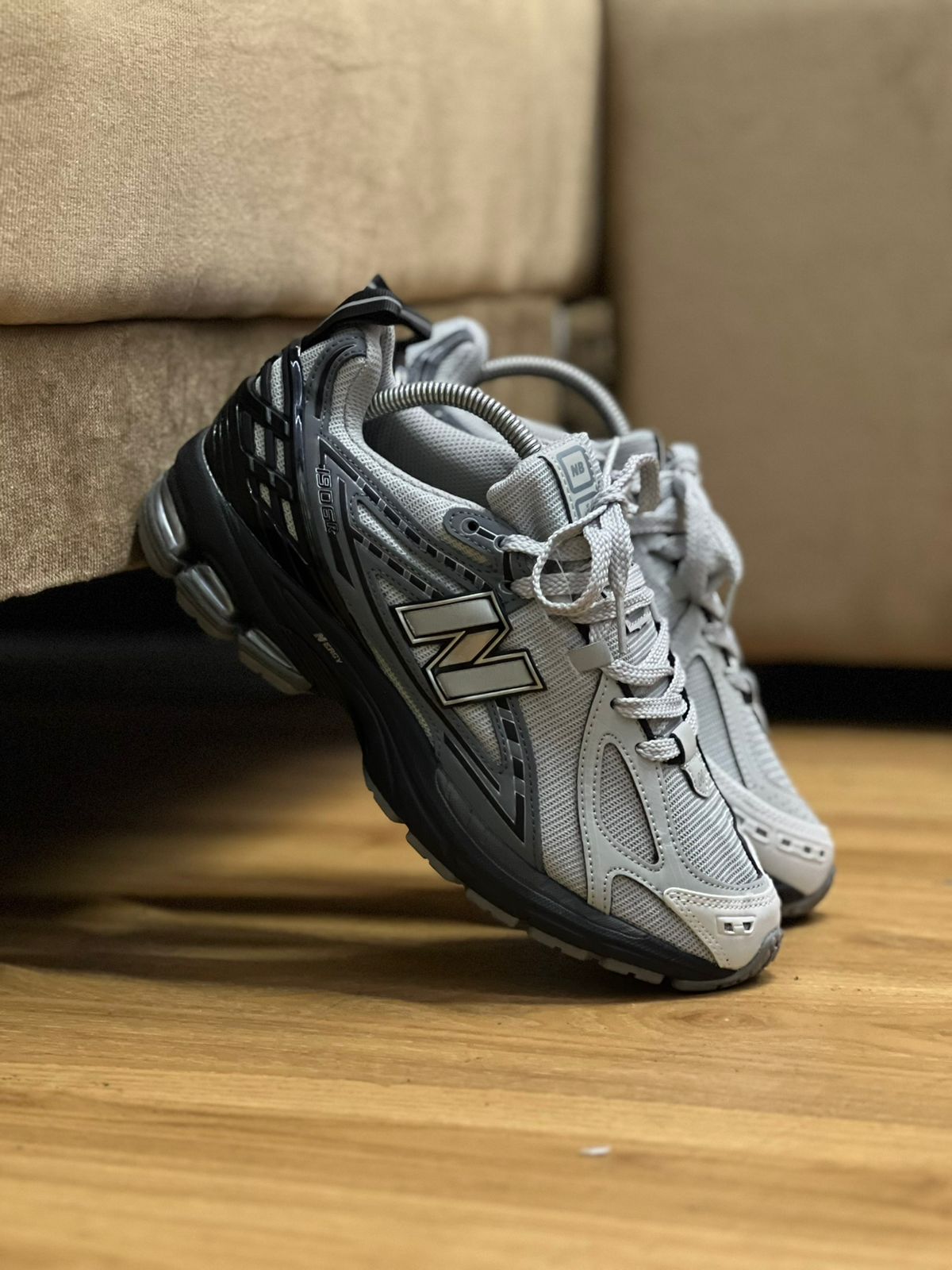 NEW BALANCE 1906R GREY AND BLACK