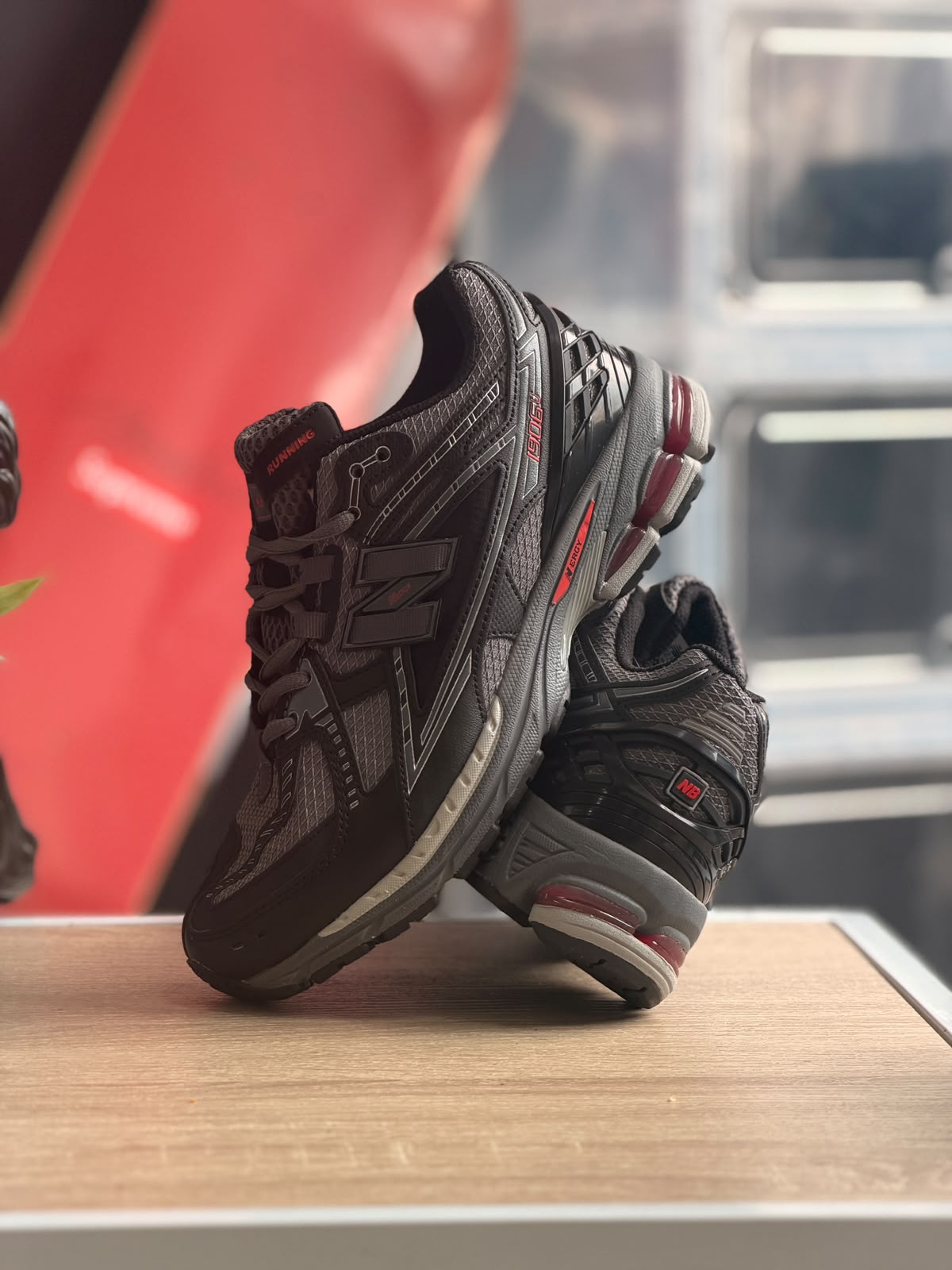 NEW BALANCE 1906U BLACK GREY RED