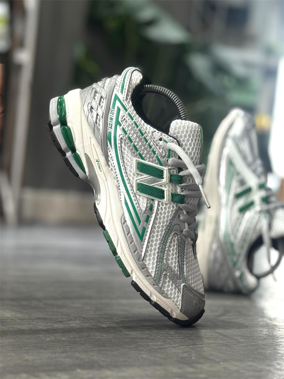 NEW BALANCE 1906 WHITE GREEN