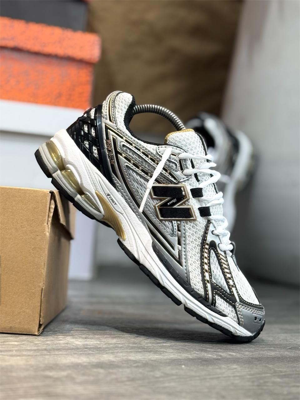 NEW BALANCE 1906 WHITE METALLIC GOLD