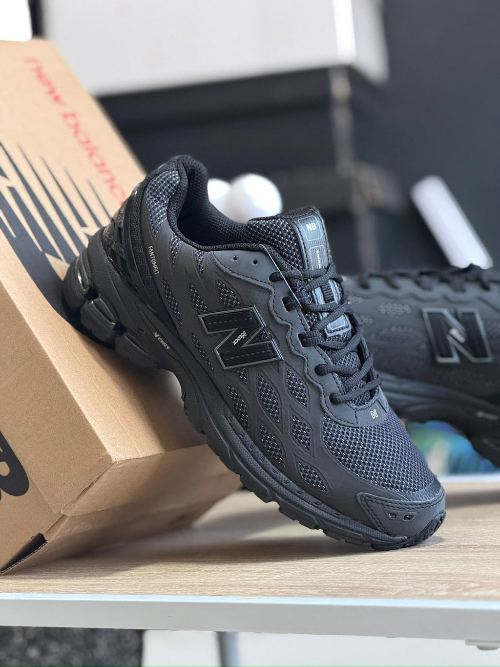 NEW BALANCE 1906W NEGRA