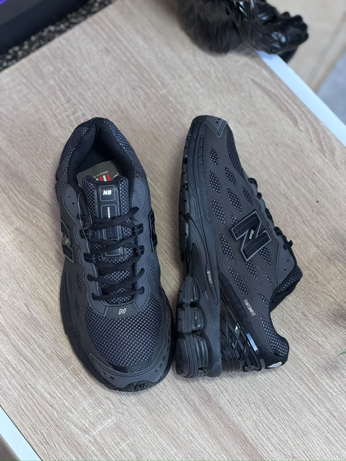 NEW BALANCE 1906W NEGRA