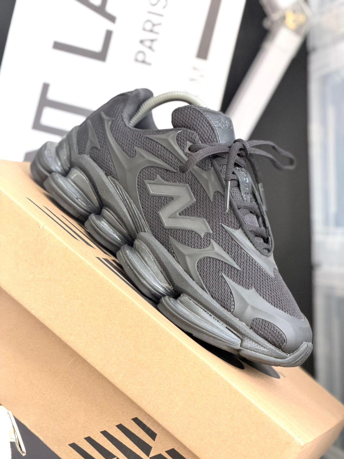 NEW BALANCE 2000 BLACK