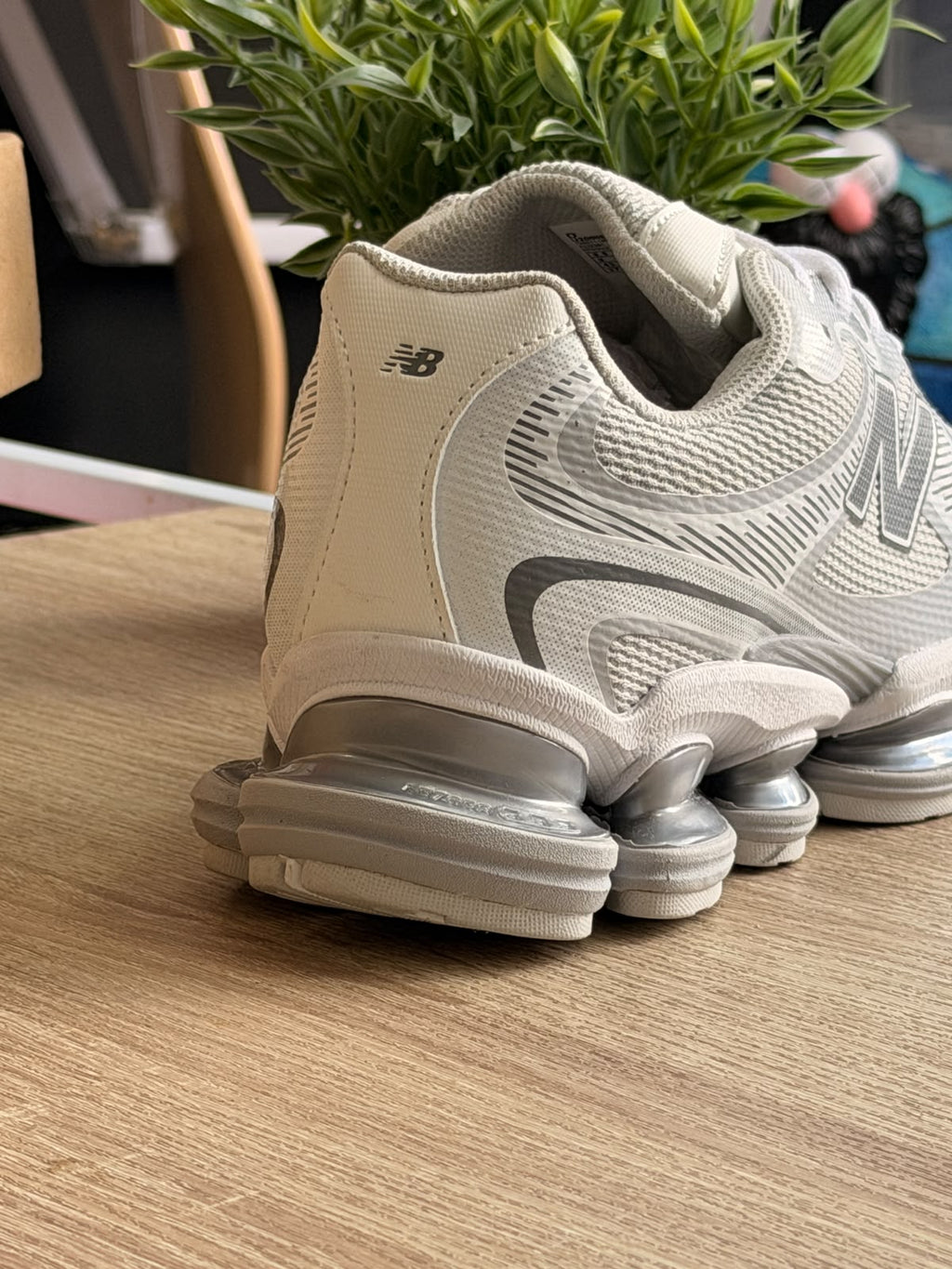NEW BALANCE 2000 PLATEADO