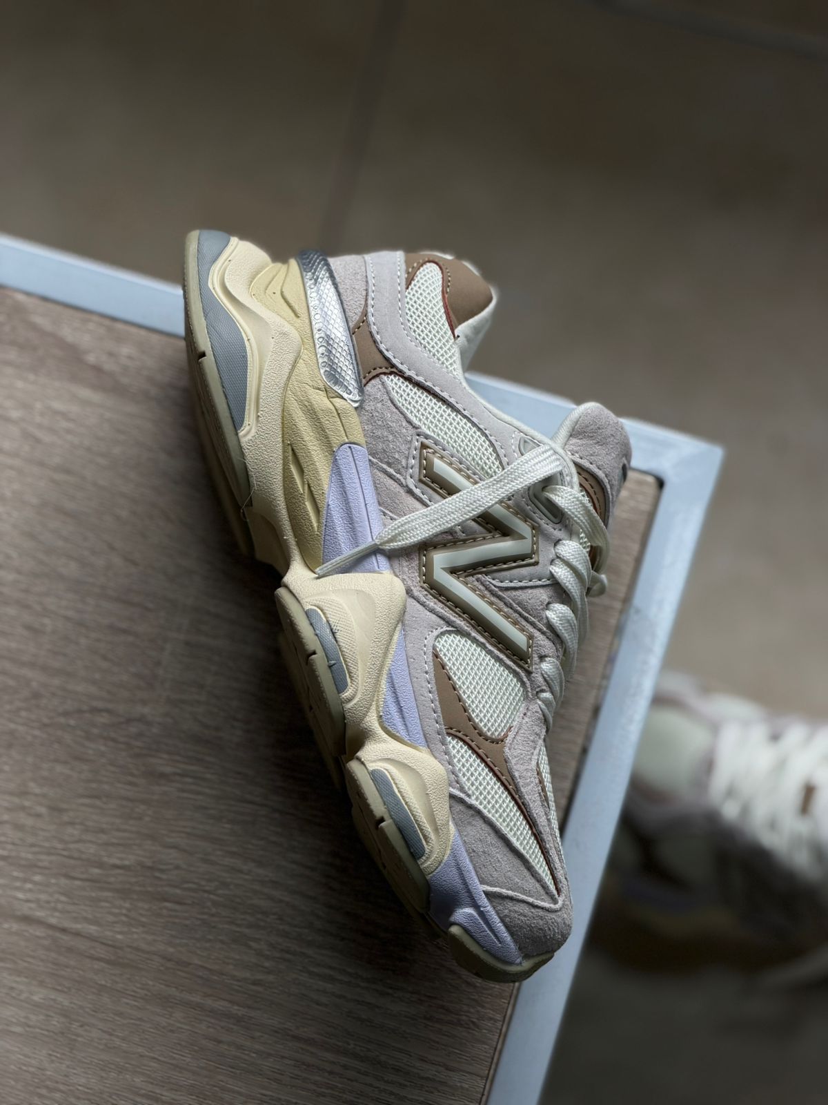 NEW BALANCE 9060 BEIGE WHITE