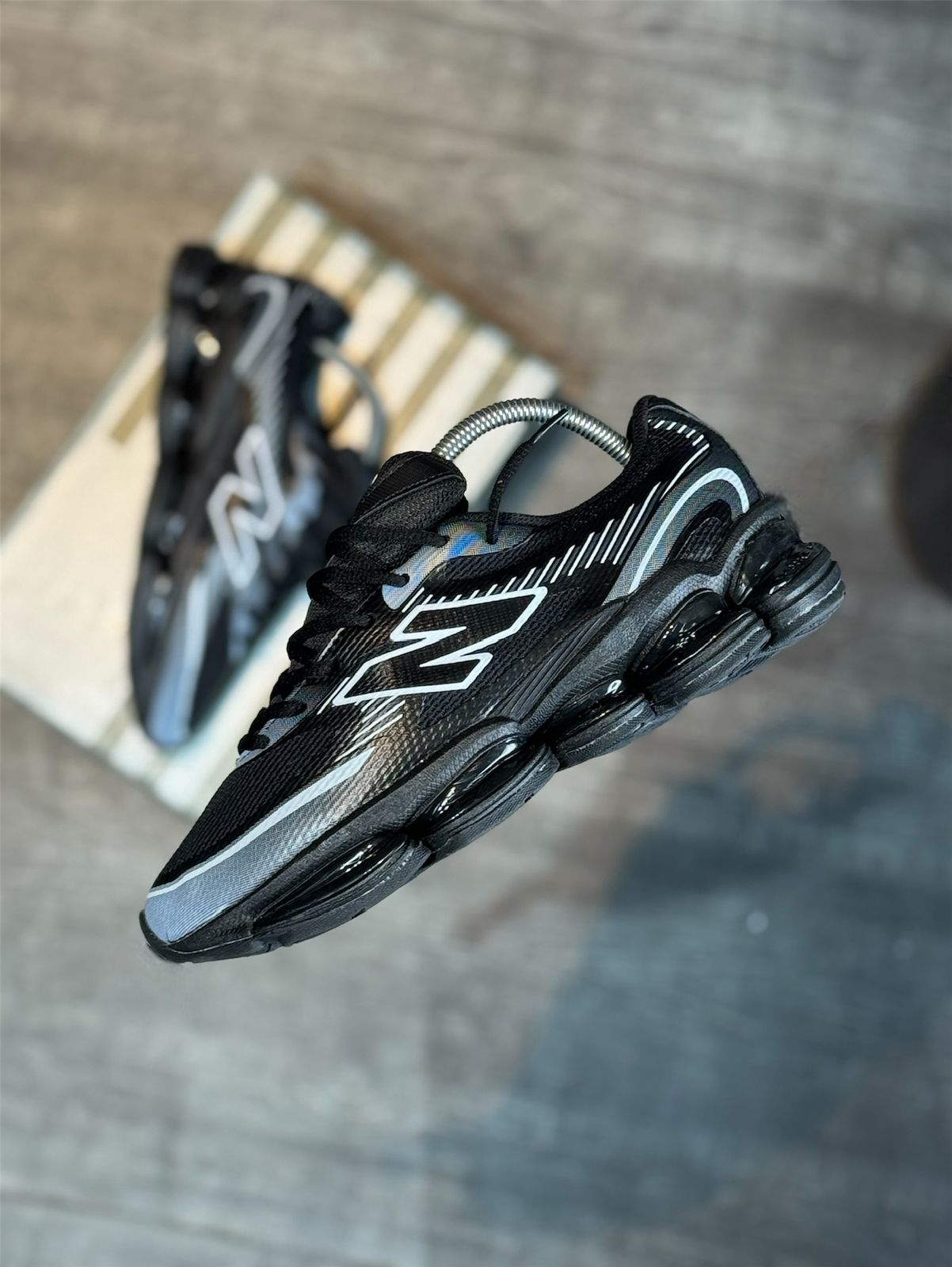 NEW BALANCE ABZORB 2000 BLACK AND WHITE
