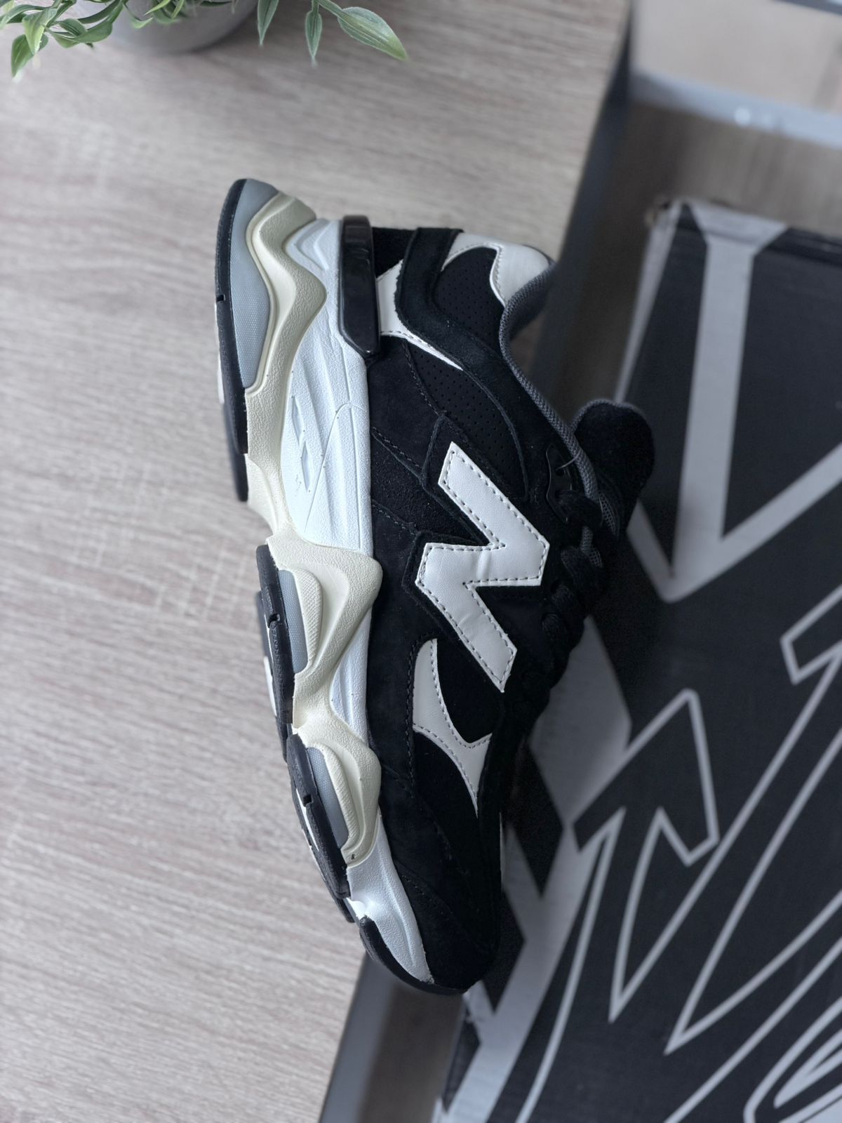 NEW BALANCE 9060