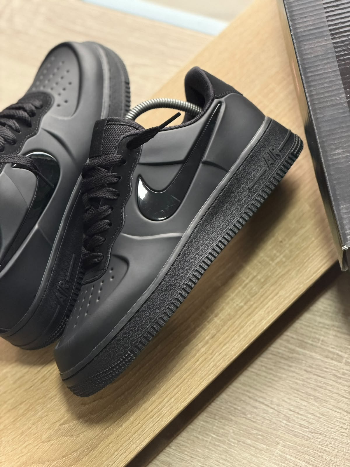 NIKE AIR FORCE 1 NEGRO MATE
